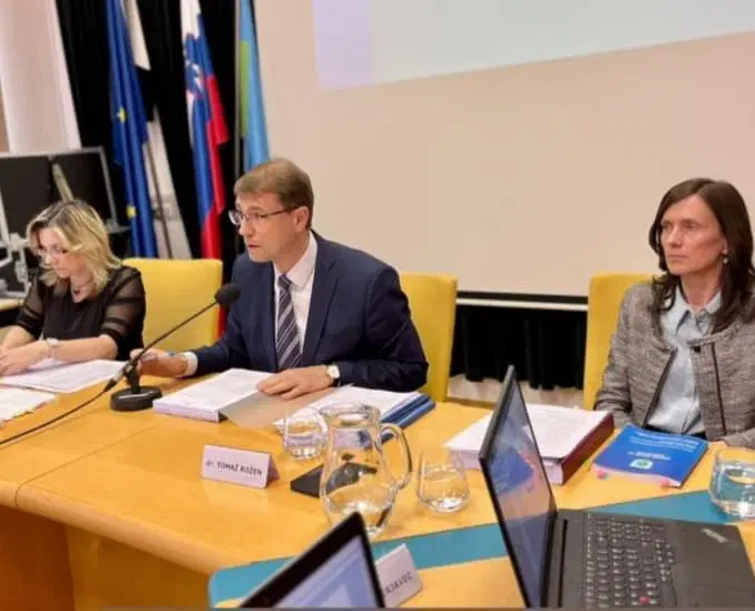 Potekala je 5. redna seja Občinskega sveta Občine Ravne na Koroškem