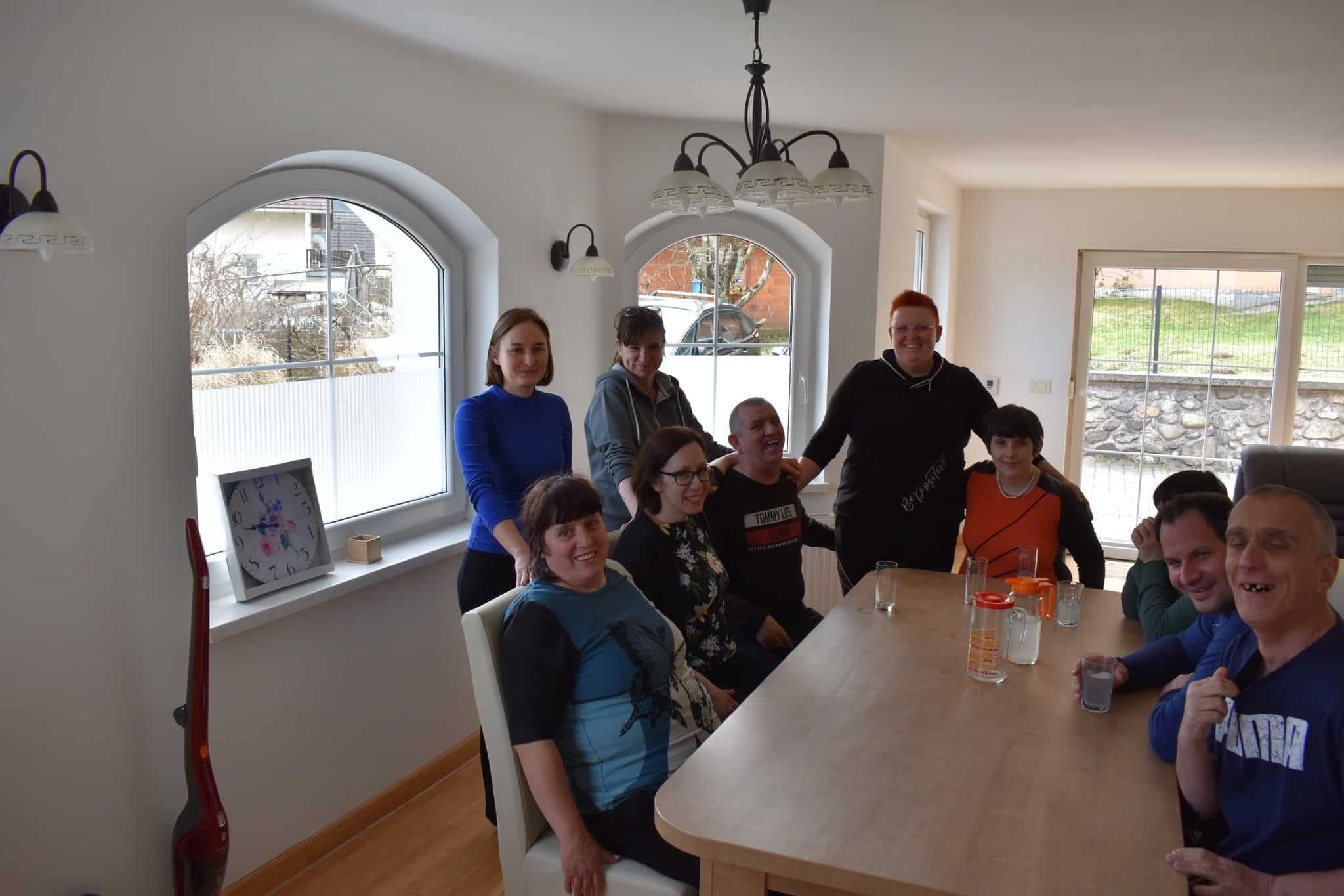 Uporabniki CUDV Črna so se preselili v hišo v Črnečah