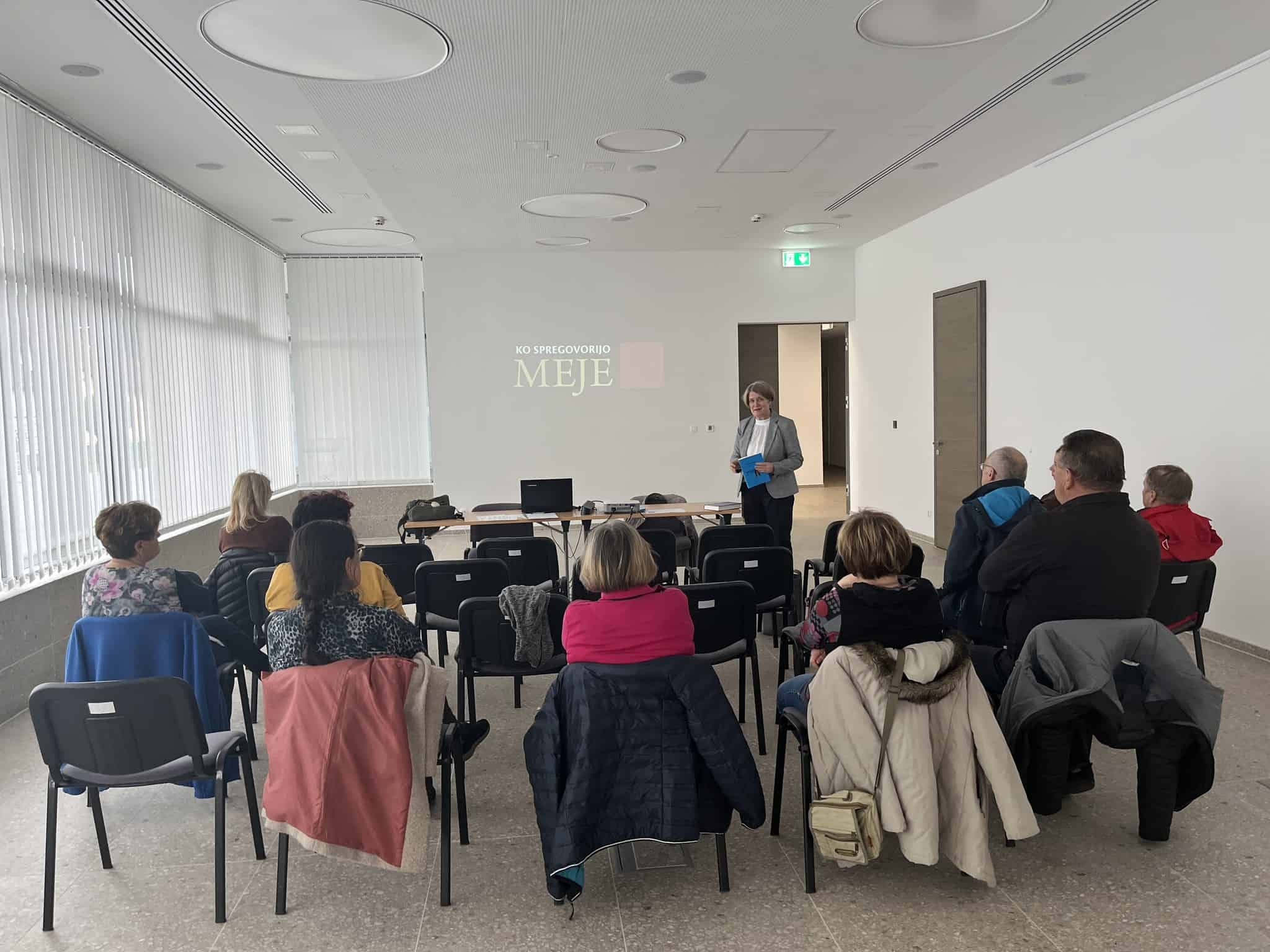 V Vuzenici so si ogledali dokumentarni film "Ko spregovorijo meje"