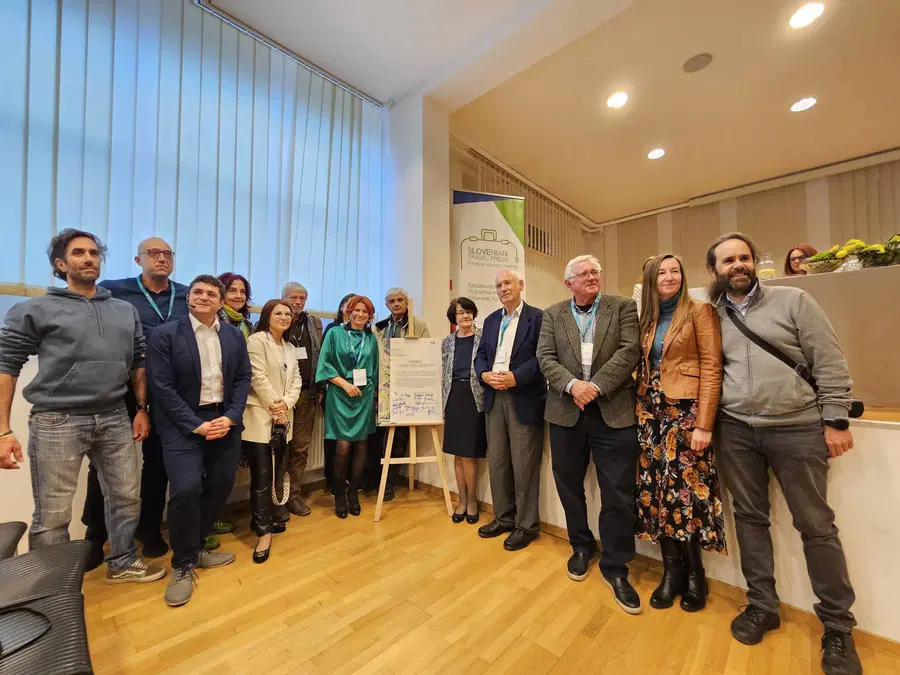 Turistični razgledi: Na meji med Slovenijo in Hrvaško, meja kot motiv turizma