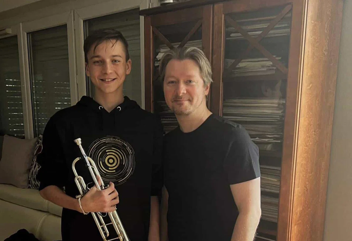 Anej Gorenjak na učni uri pri svetovno znanem trobentaču v Parizu