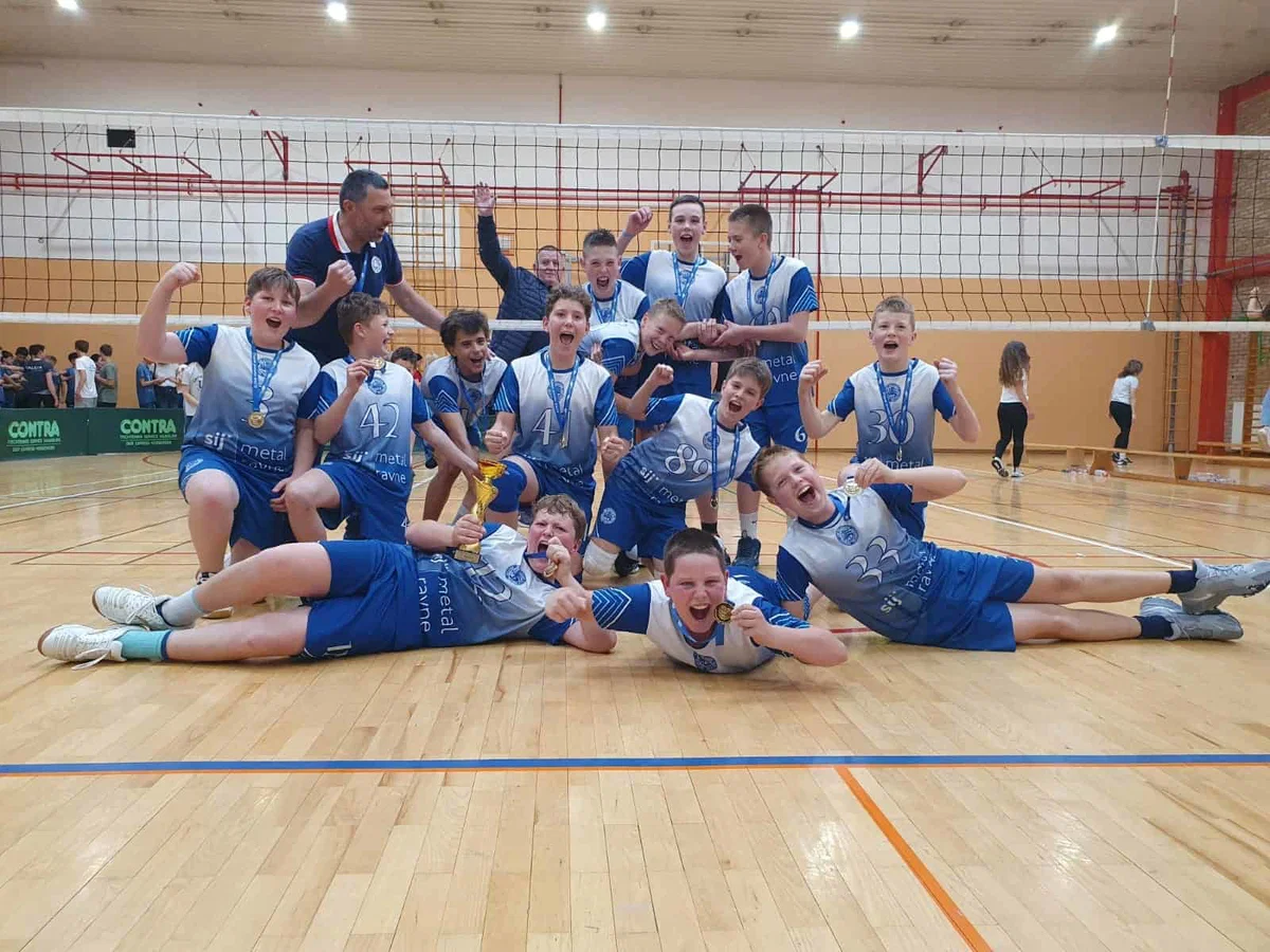 Odbojkarji Fužinarja državni prvaki v mali odbojki