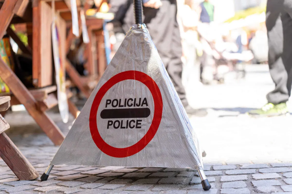 V Črni se je med delom huje poškodoval 60-letnik