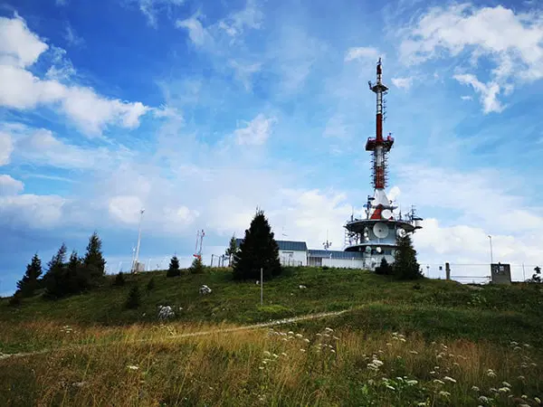 Pri sestopu iz Uršlje gore se je poškodovala planinka