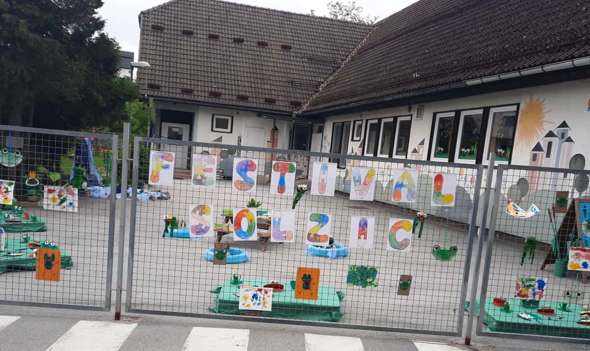 Festival Solzic otvorili otroci iz enote Levi Devžej v Kotljah (FOTO)