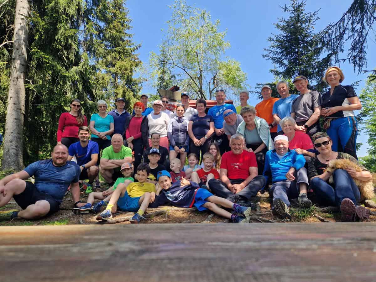 Krajani Strojnske Reke so se podali na pohod na Šteharnikov vrh