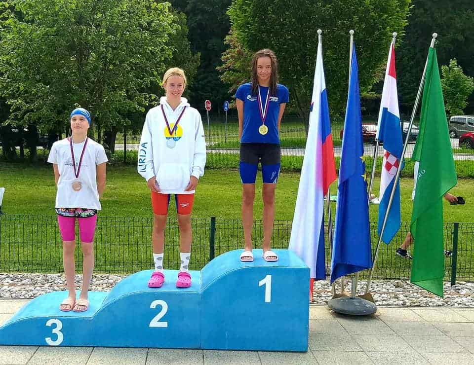 Mladi plavalci Fužinarja so v Brestanici osvojili 19 medalj (FOTO)