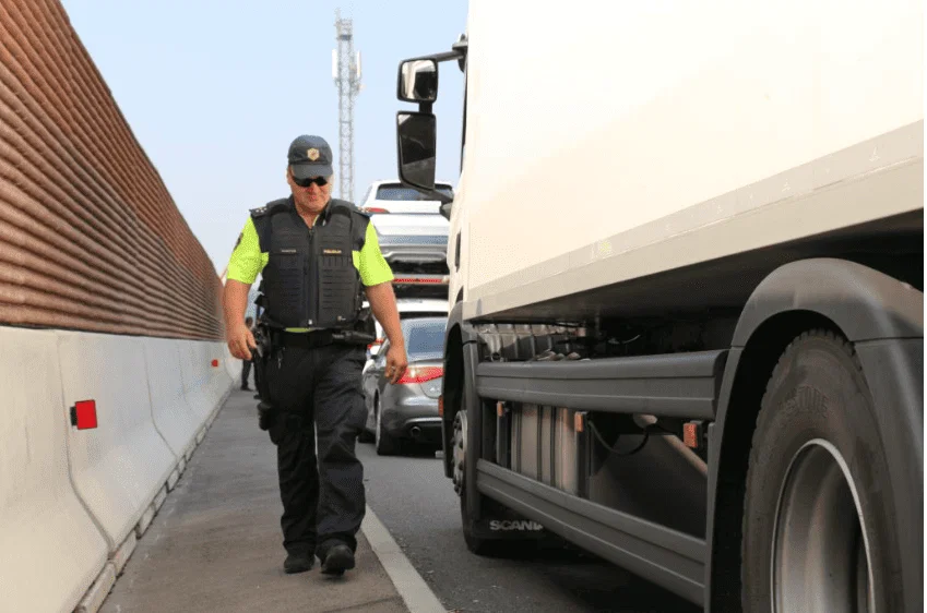 Znani rezultati akcije Truck &amp; Bus. Policisti kontrolirali 2.888 voznikov tovornih vozil in avtobusov