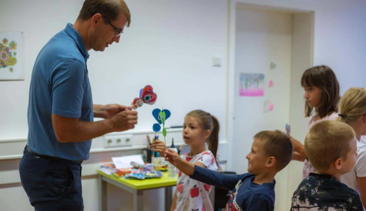 Prijavnica za vpis otrok v počitniško dogajanje Razigrano ravensko poletje 2023