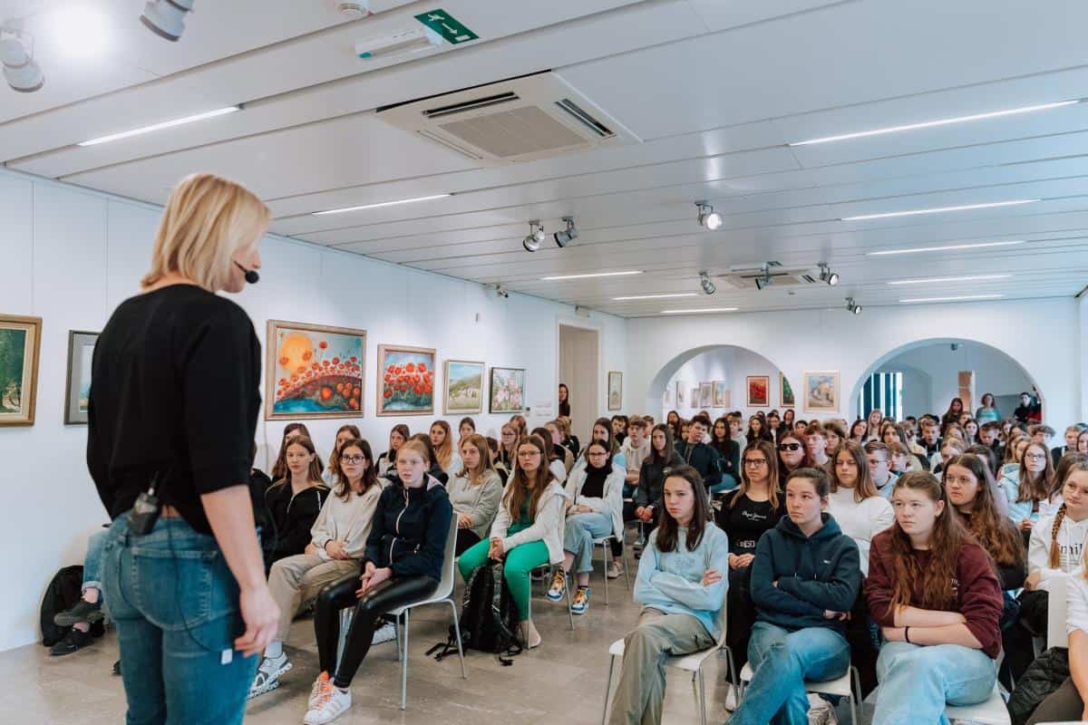 FOTO: Prireditev ob zaključku projekta Bodi kul, beri ful v ravenski knjižnici