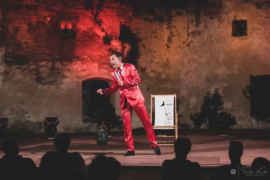 Radljevanje prinaša konec meseca veliko mero zabave in smeha s Tadejem Tošem