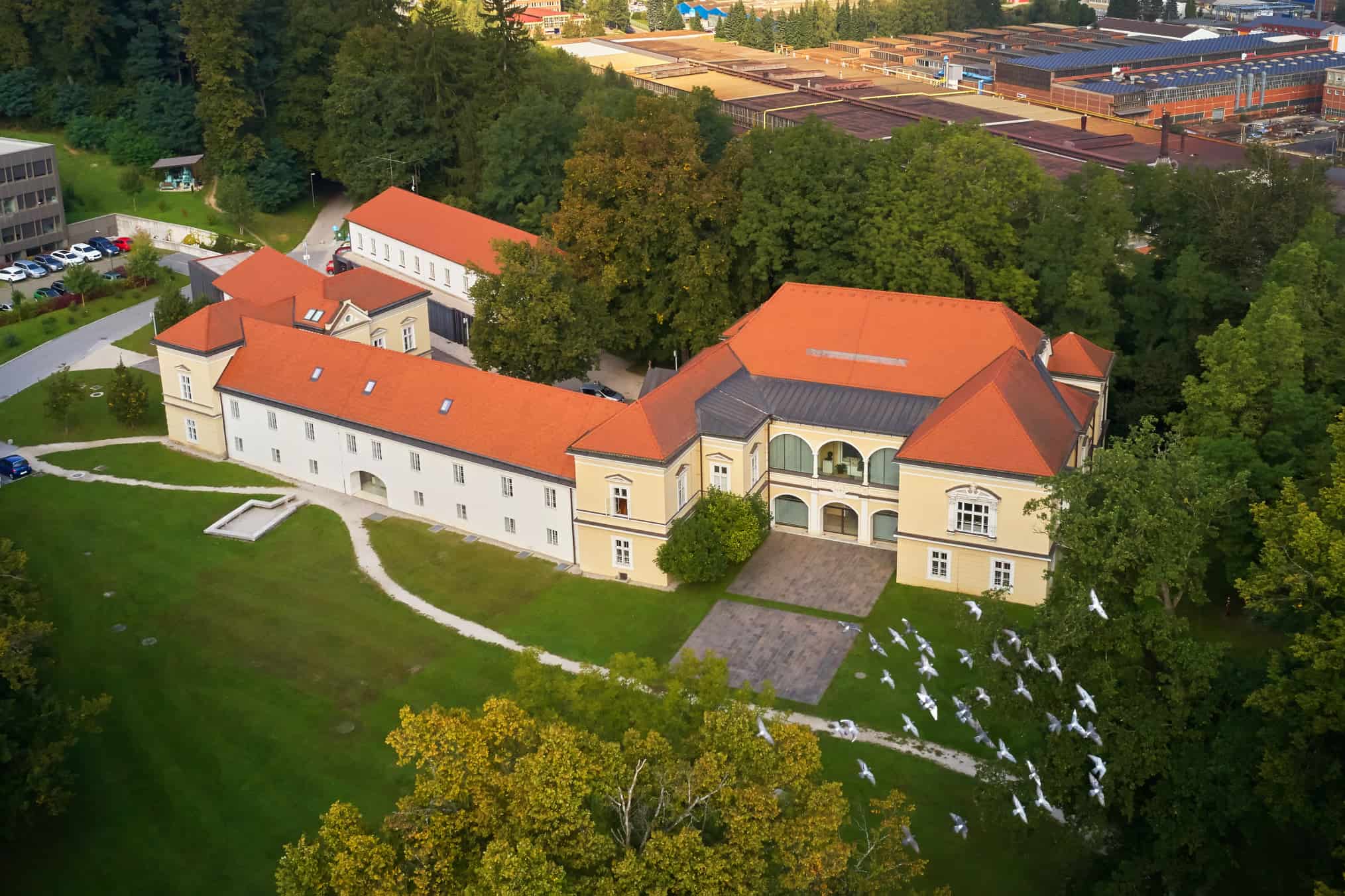 Koroški simfoniki vabijo v Grajski park Ravne na "Operno noč"