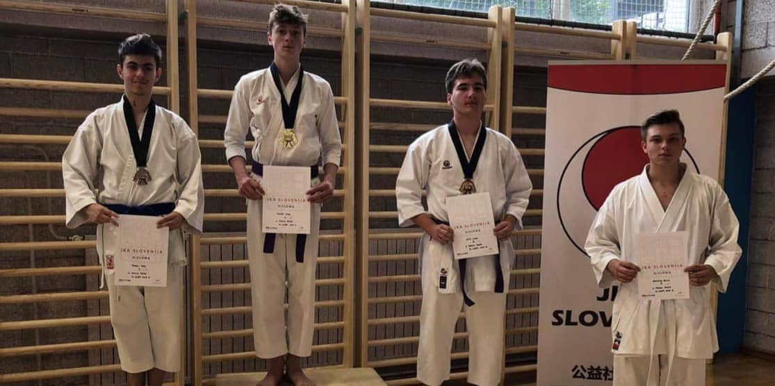 Preteklo nedeljo je v Mežici potekal 1. pokalni turnir JKA karateja v letu 2023