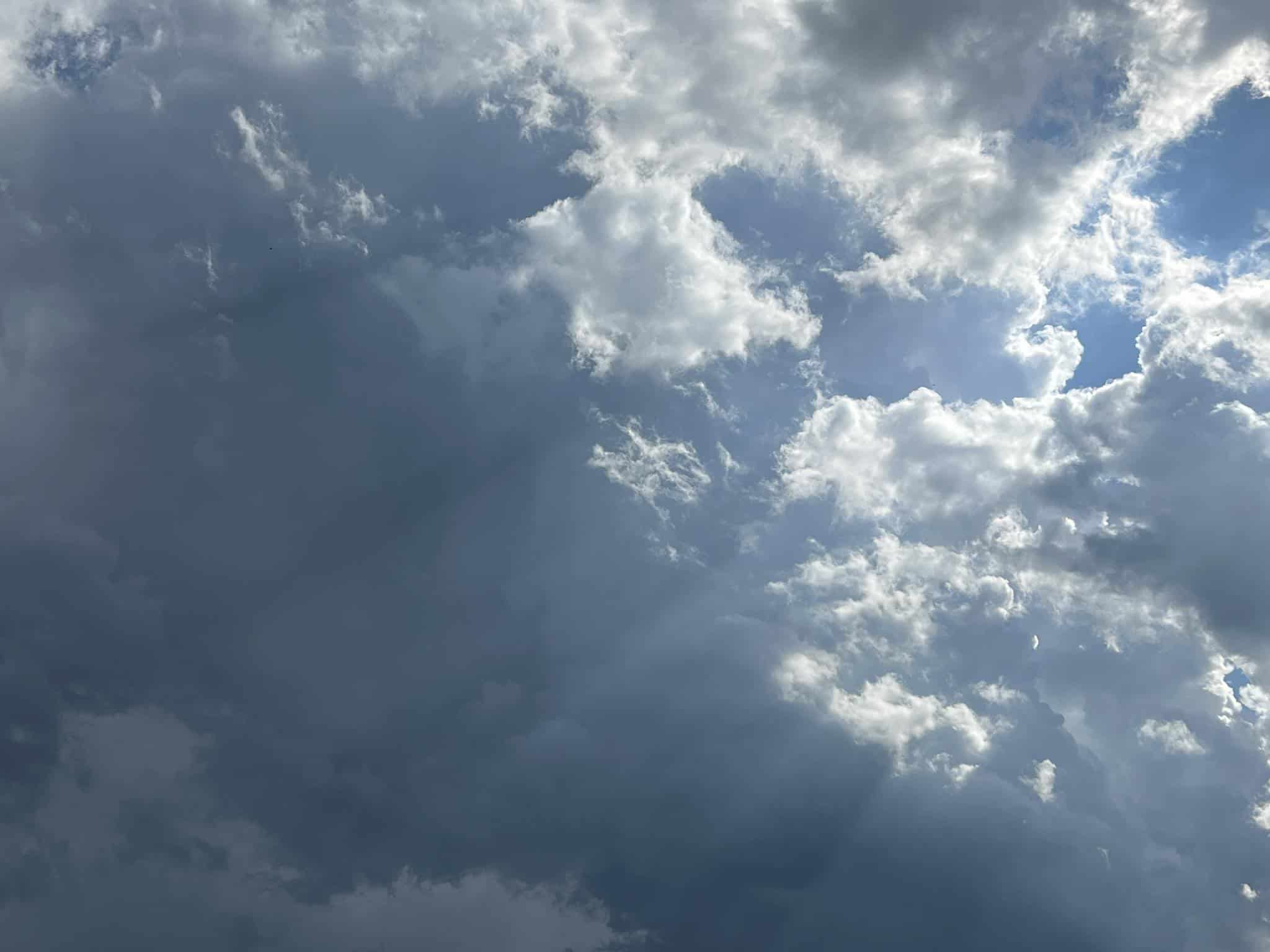 Vreme: Padavine bodo ponehale, zjasnilo se bo