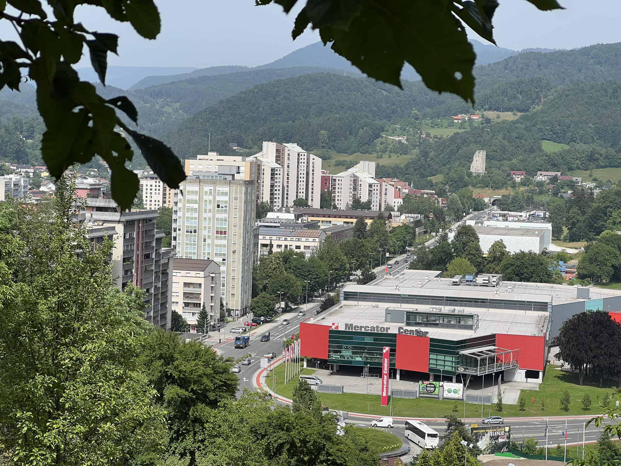 Mercator zapira nekaj manjših trgovin po državi