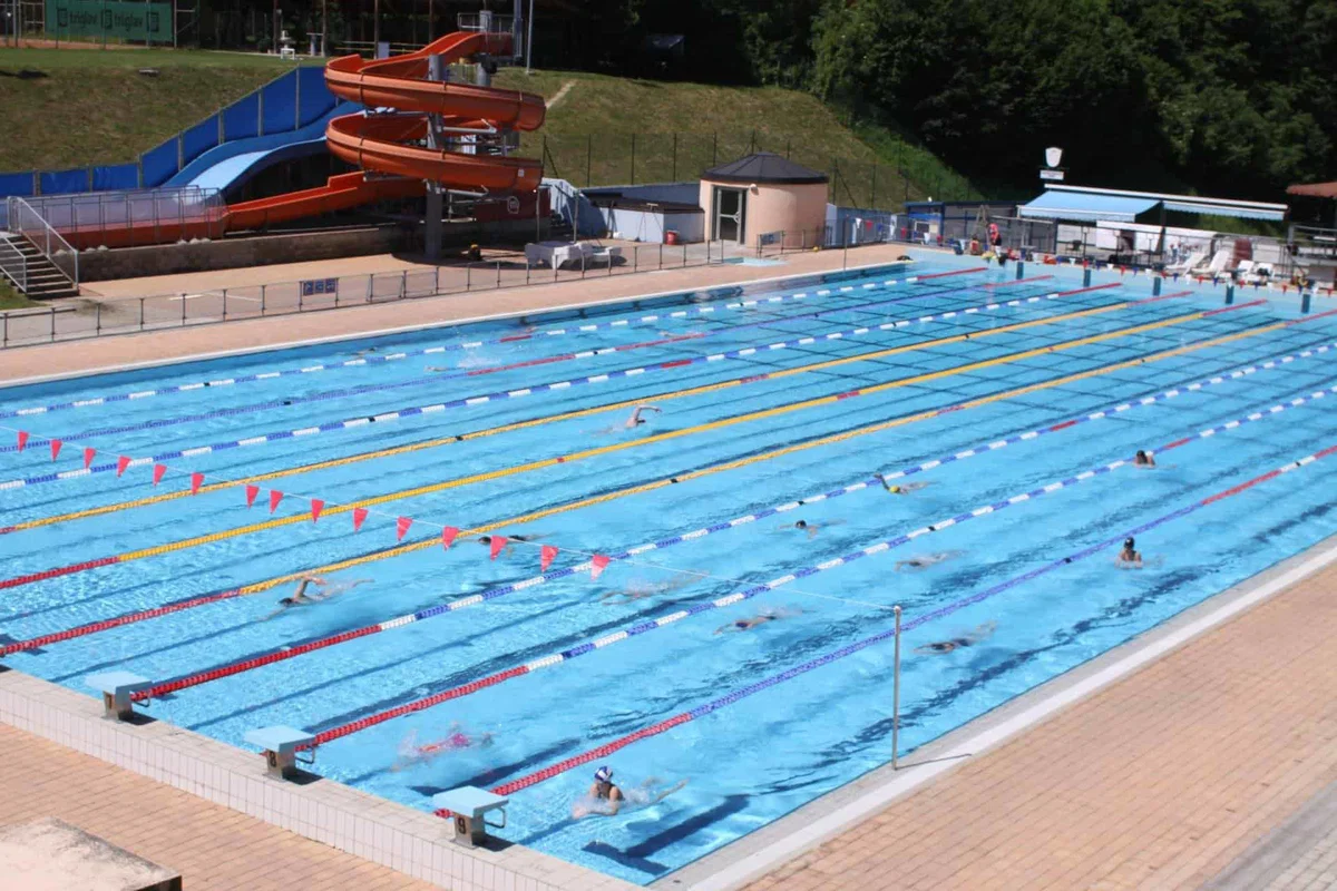 Tudi osnovnošolci Občine Črna na Koroškem se bodo kopali na bazenu brezplačno