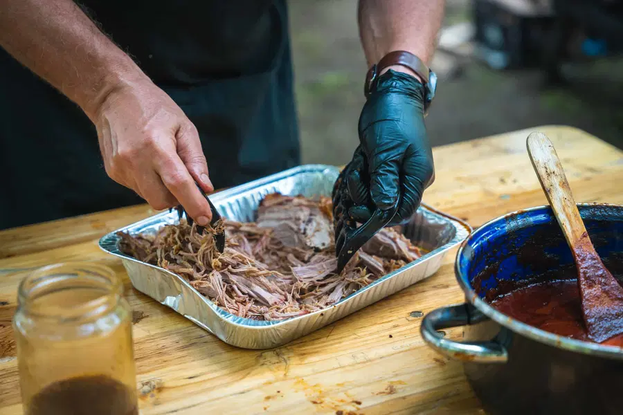 Tudi letos bo na Smoke Festu na Ravnah dišalo po dobrotah z žara