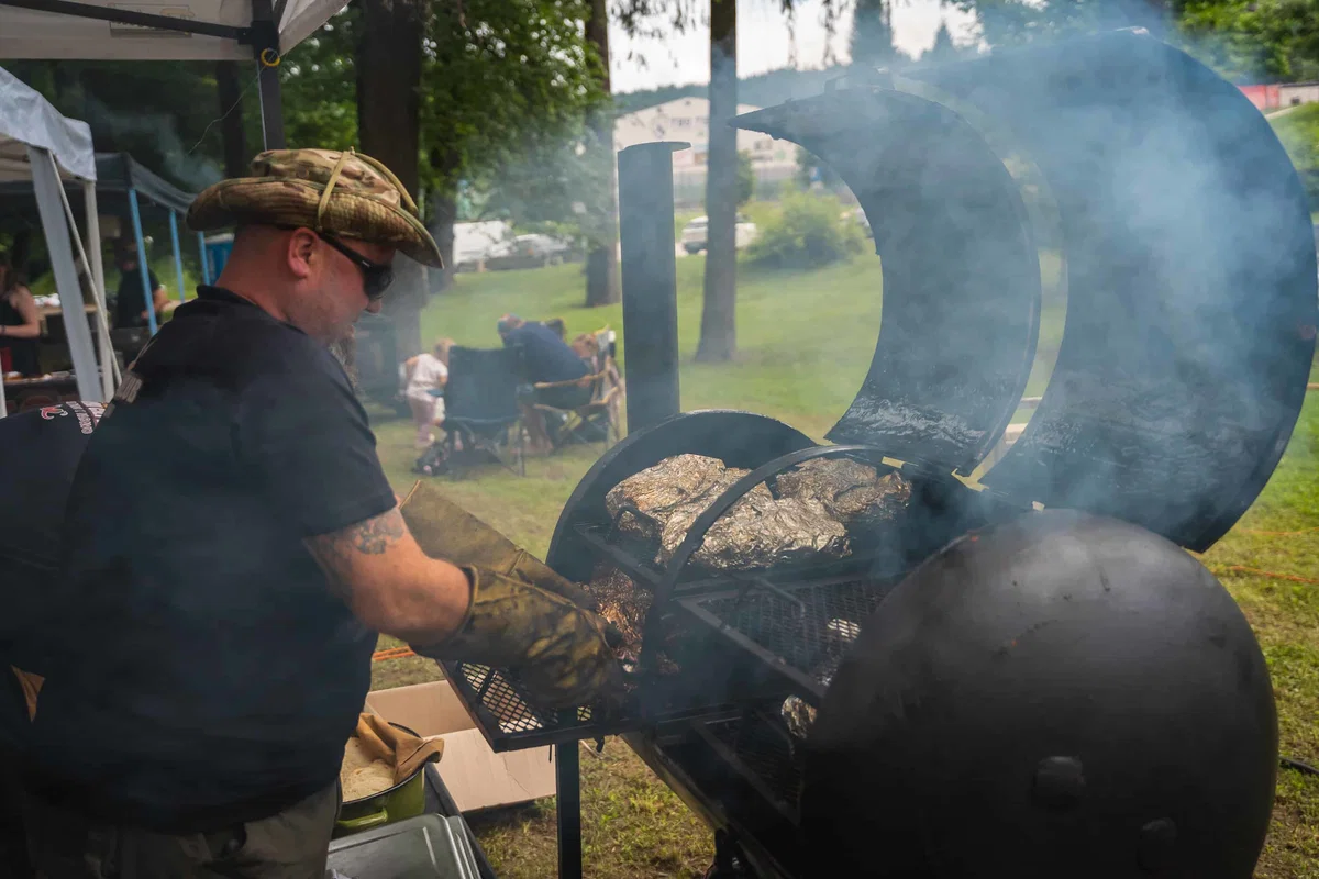 (FOTO) V Grajskem parku se je dimilo in dišalo po dobrotah z žara