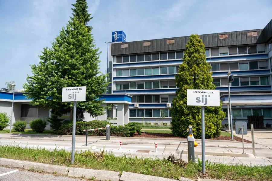 Iz Skupine SIJ sporočajo, da so v celoti zagnali proizvodnjo na Koroškem in naznanili pomoč zaposlenim