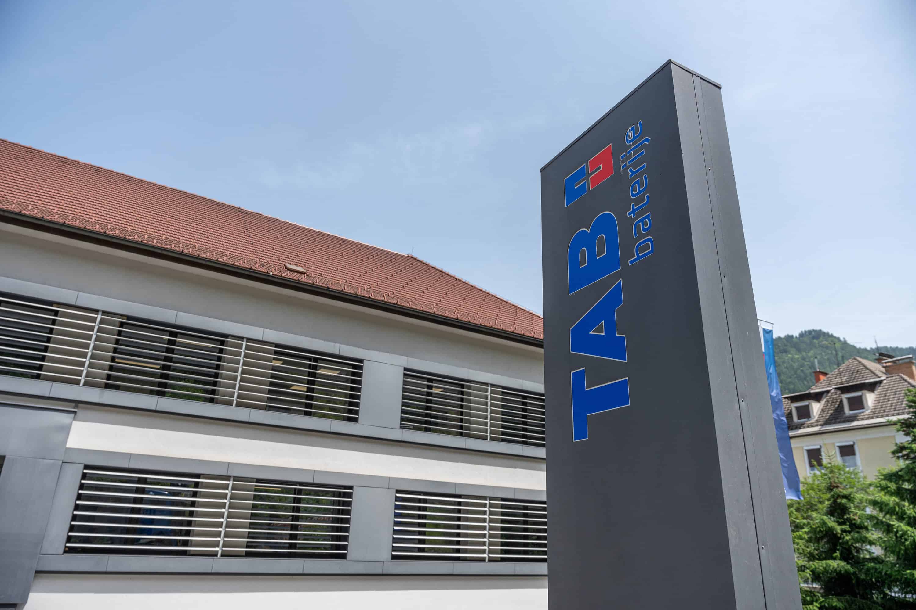 TAB na Prevaljah zagnal baterijski hranilnik električne energije