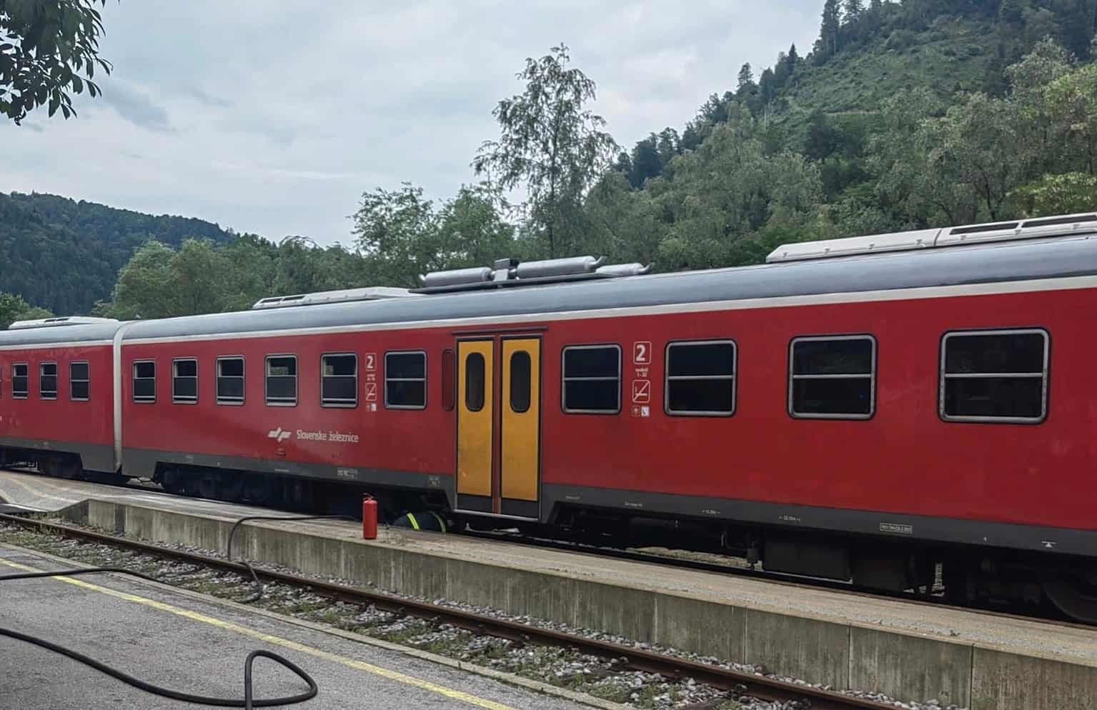 Vlak do smrti povozil kolesarko