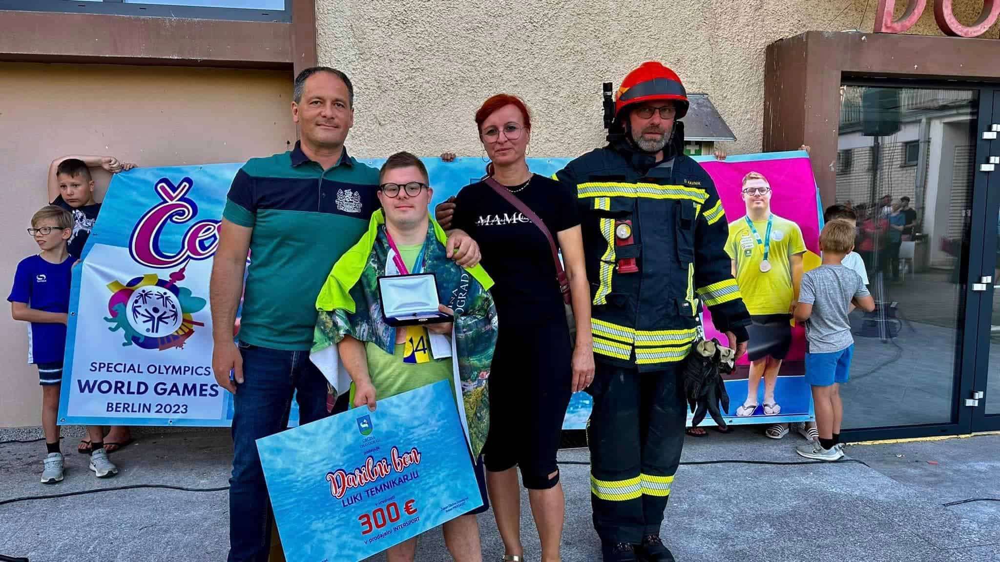 V Šentjanžu pripravili sprejem za Luko - dobitnika zlata in brona na specialnih olimpijskih igrah (FOTO)