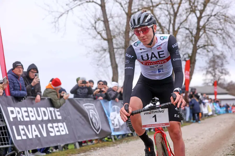 Tadej Pogačar skupno že 100. teden na vrhu svetovne lestvice