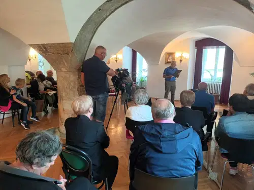 Z bukvo pod bukvijo v Dvorcu Bukovje