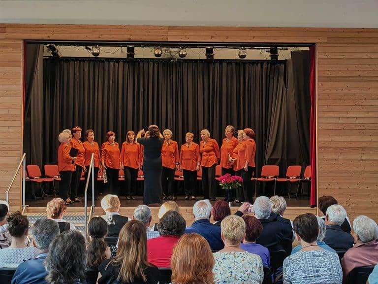 Ženski pevski zbor Solzice zapel na tradicionalnem koncertu v Kotljah