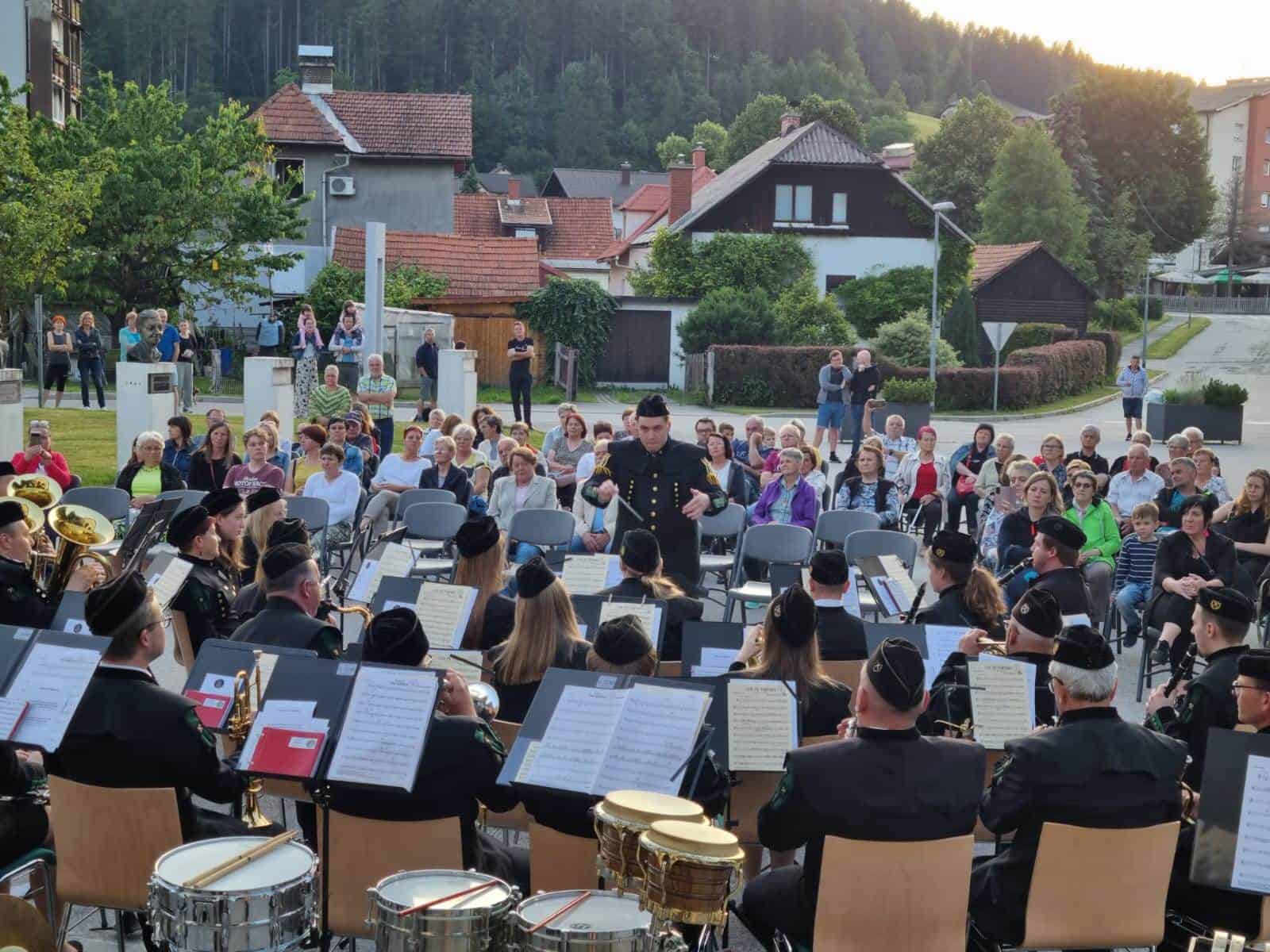 V Mežici se je odvil kresni večer, ki prinaša tradicijo, ki so jo nekoč praznovali mežiški rudarji