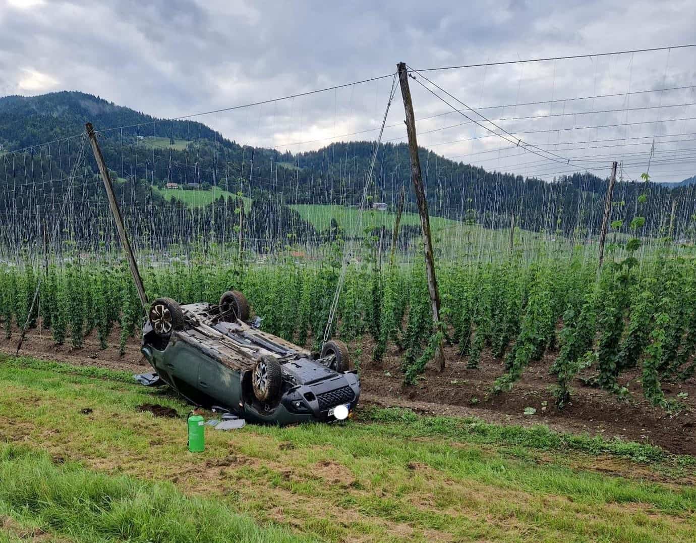 Na Gortini trčila tri osebna vozila. Ena oseba je bila poškodovana