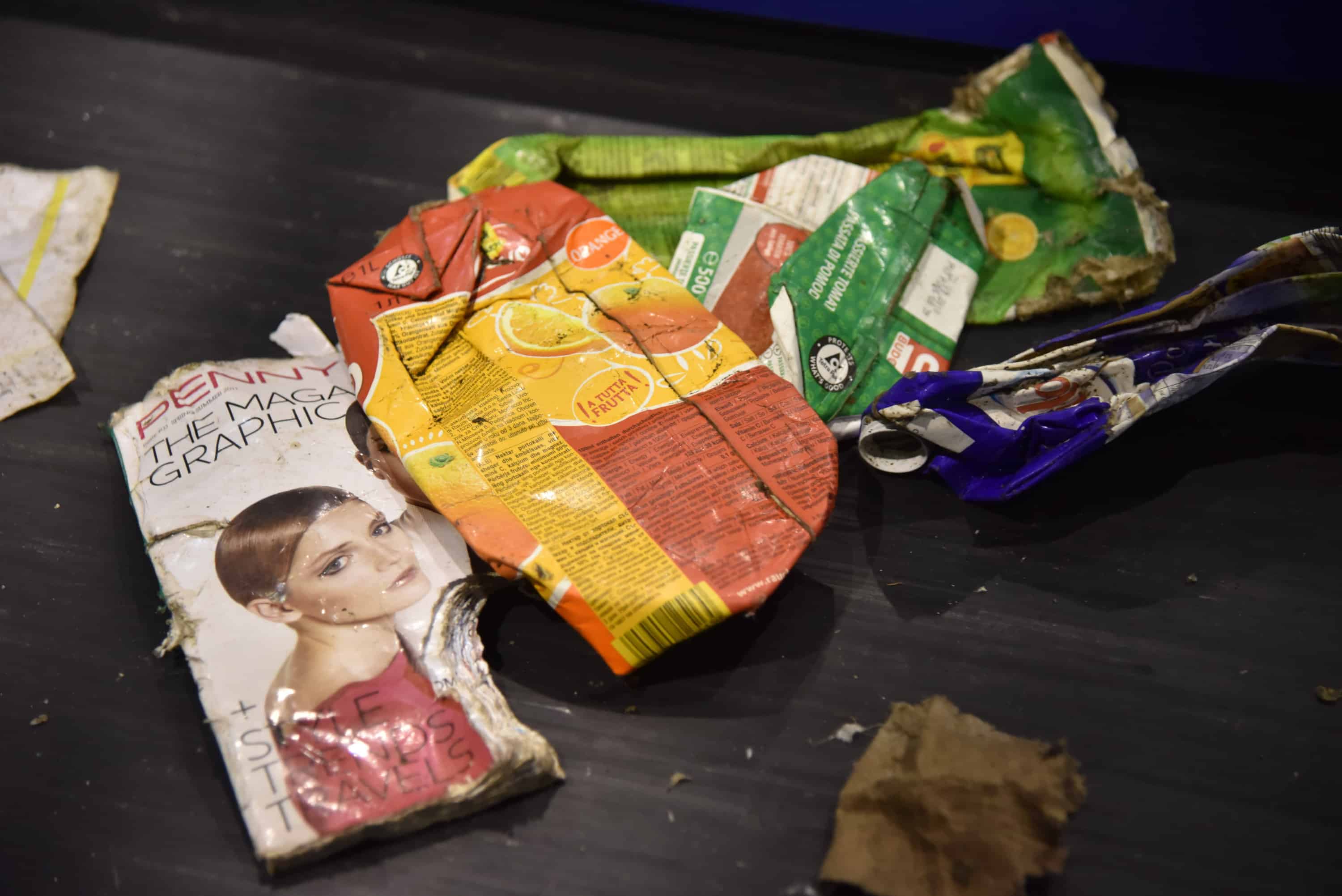 Na Koroškem o problematiki smeti ob cestah, izstopajo tiste proti mejnim prehodom