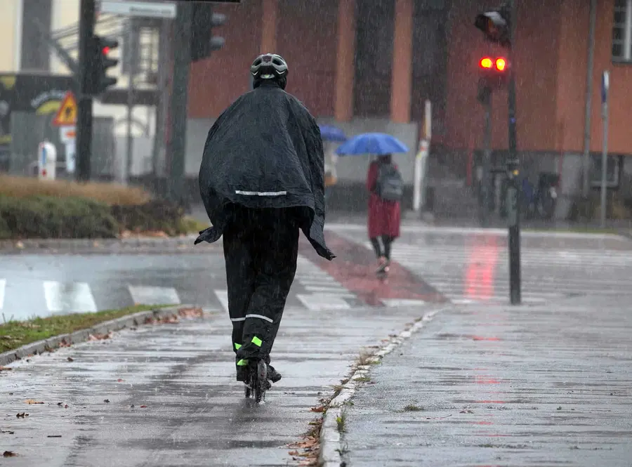 Padcu s skirojem v Slovenj Gradcu je botrovala luknja na cesti