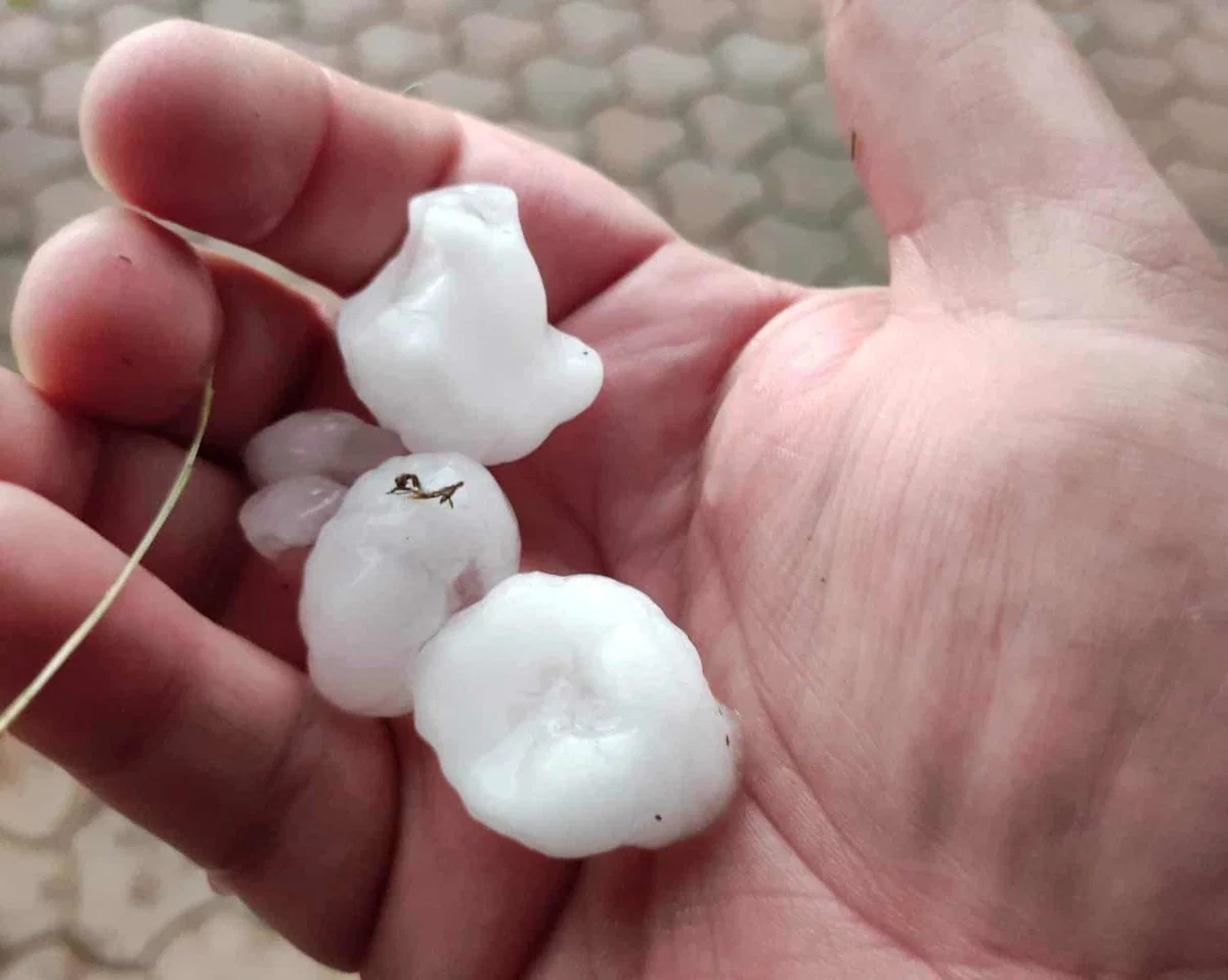 Avstrijsko Štajersko in Koroško prizadela neurja s točo