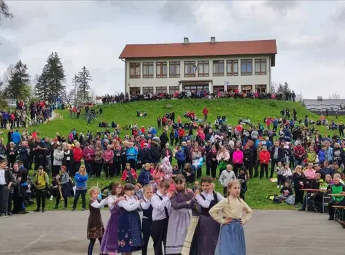 Koroška v znamenju praznika dela: Kam na prvomajska srečanja jutri?