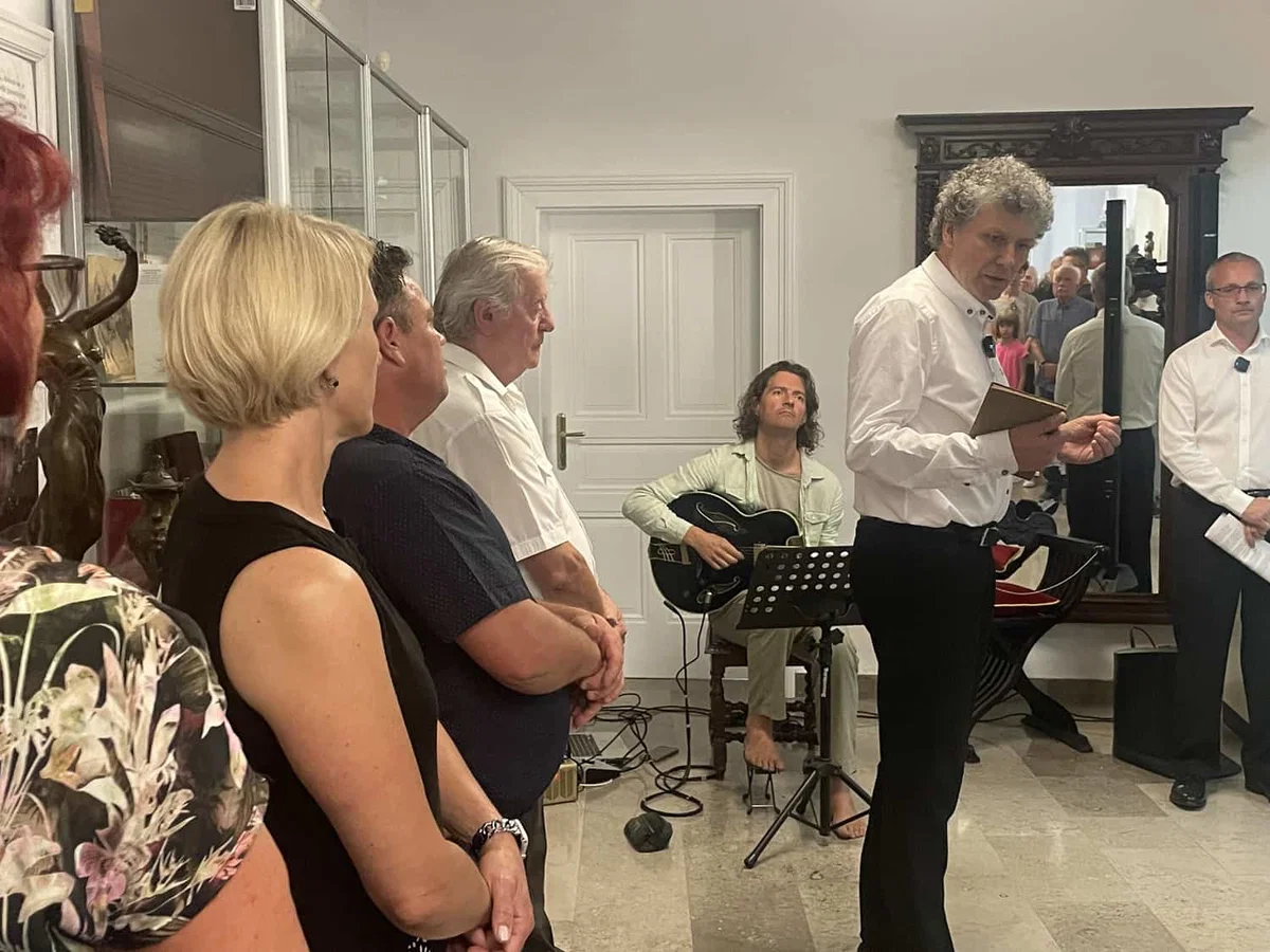 V Dvorcu Bukovje je na ogled razstava častnega občana dr. Ferdinanda Blaznika