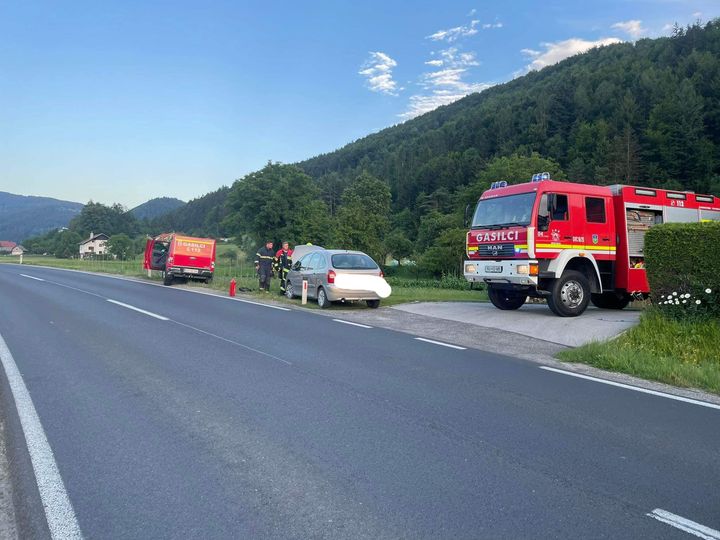 V Mislinji zagorelo osebno vozilo