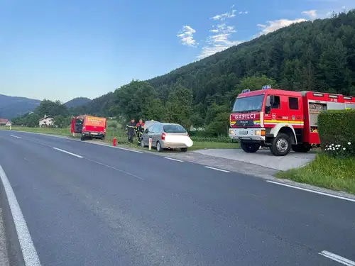 V Mislinji zagorelo osebno vozilo