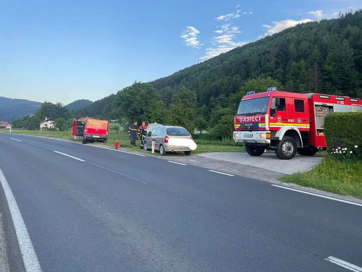 V Mislinji zagorelo osebno vozilo