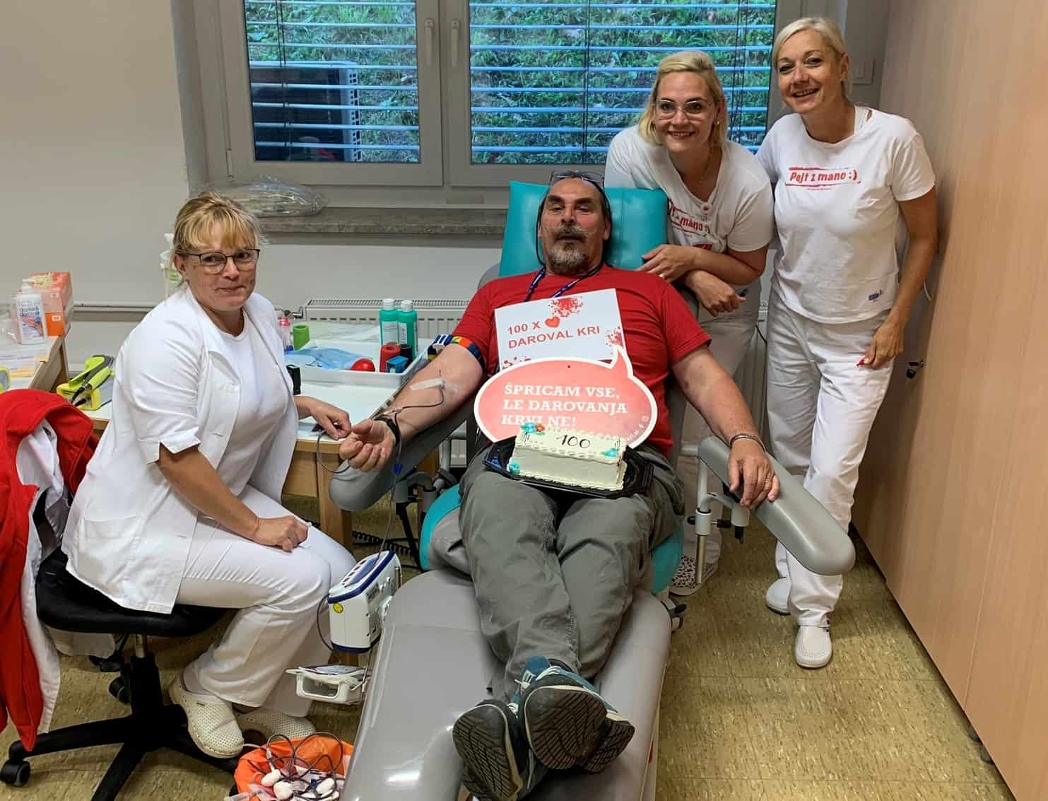 Peter Škratek daroval kri že stotič