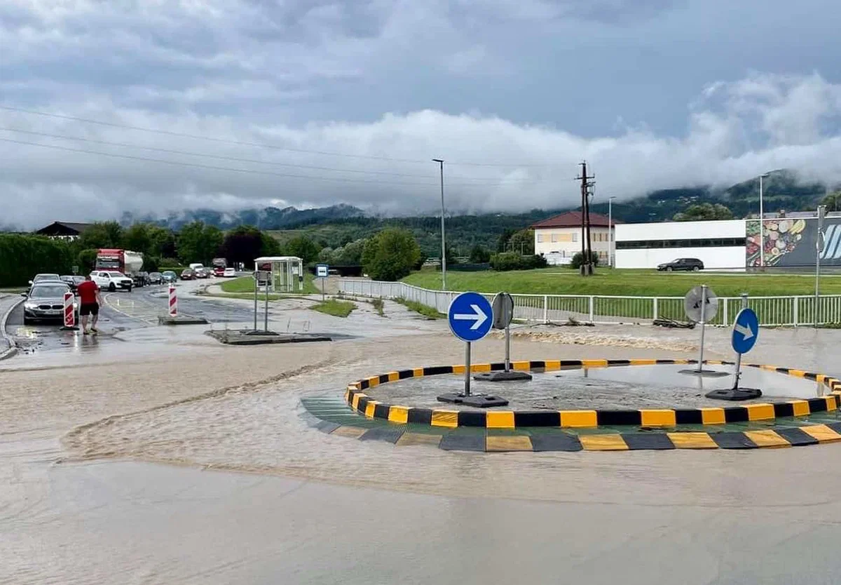 V Velenju poplavljeni številni objekti