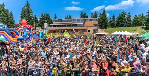 Avto Center Ravne bo s svojimi cestnimi lepotci in super ponudbo navdušil na Holcerčkovem festivalu