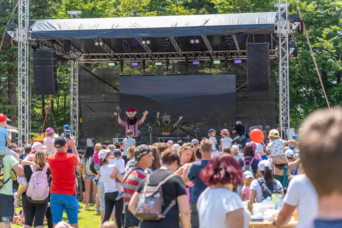 Danes na Holcerčkovem festivalu tudi Rovando z nagradno igro