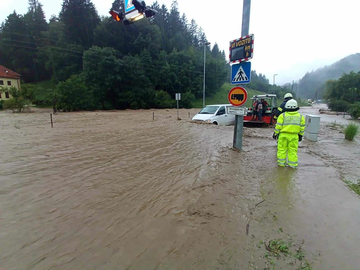 Se tudi vi sprašujete, zakaj v teh dneh prihaja do tako silovitih neviht?