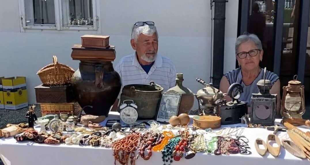 Na Ravnah na Koroškem poteka sejem starin in to uspešno že drugič zapored