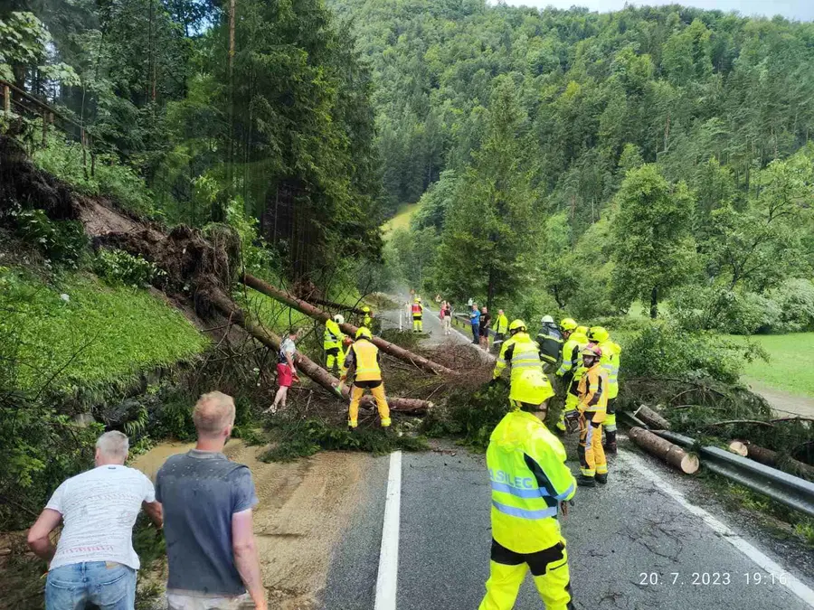 Foto: O grozi na terenu poročajo tudi PGD Dolič Šentflorjan
