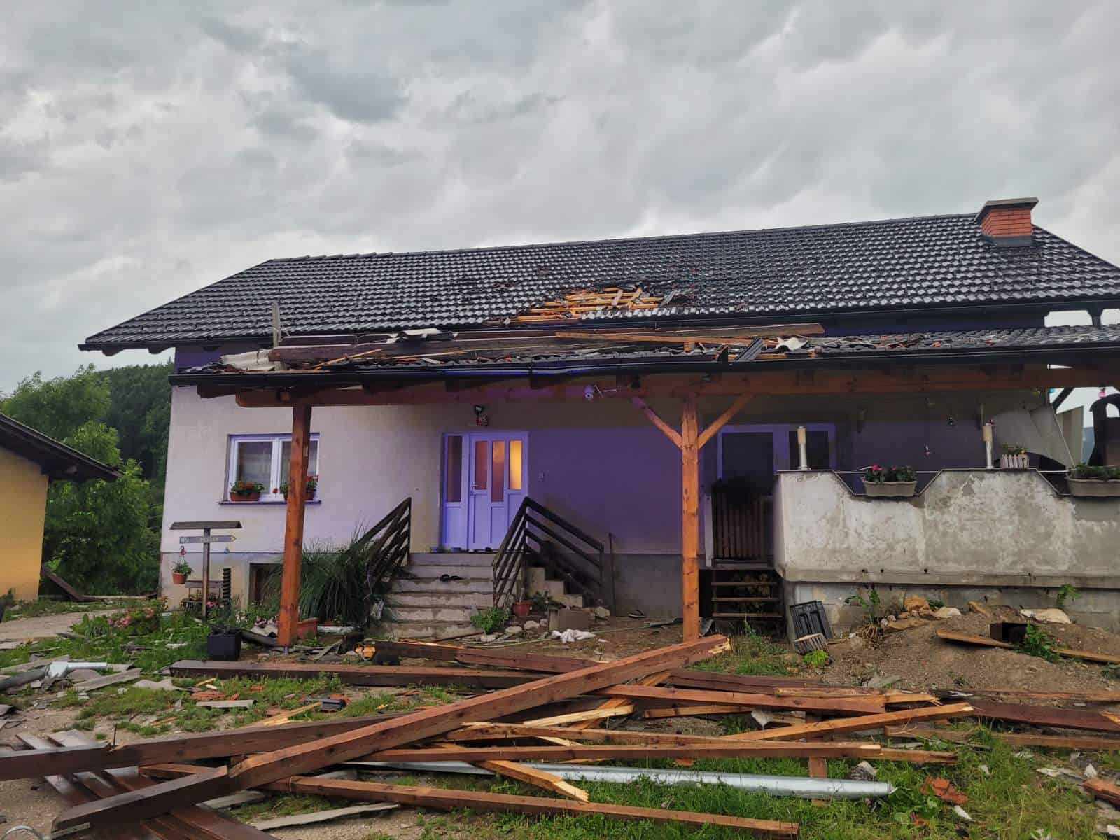 Foto: Zaradi močnega neurja so imeli polne roke dela tudi PGD Dolič Šentflorjan