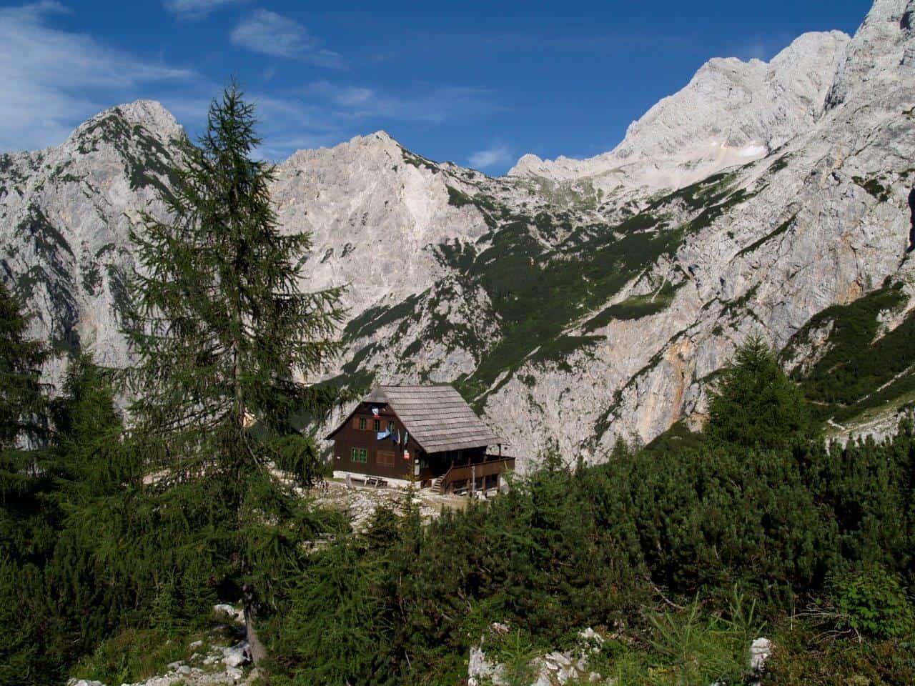 Pri Češki koči se je smrtno ponesrečila planinka