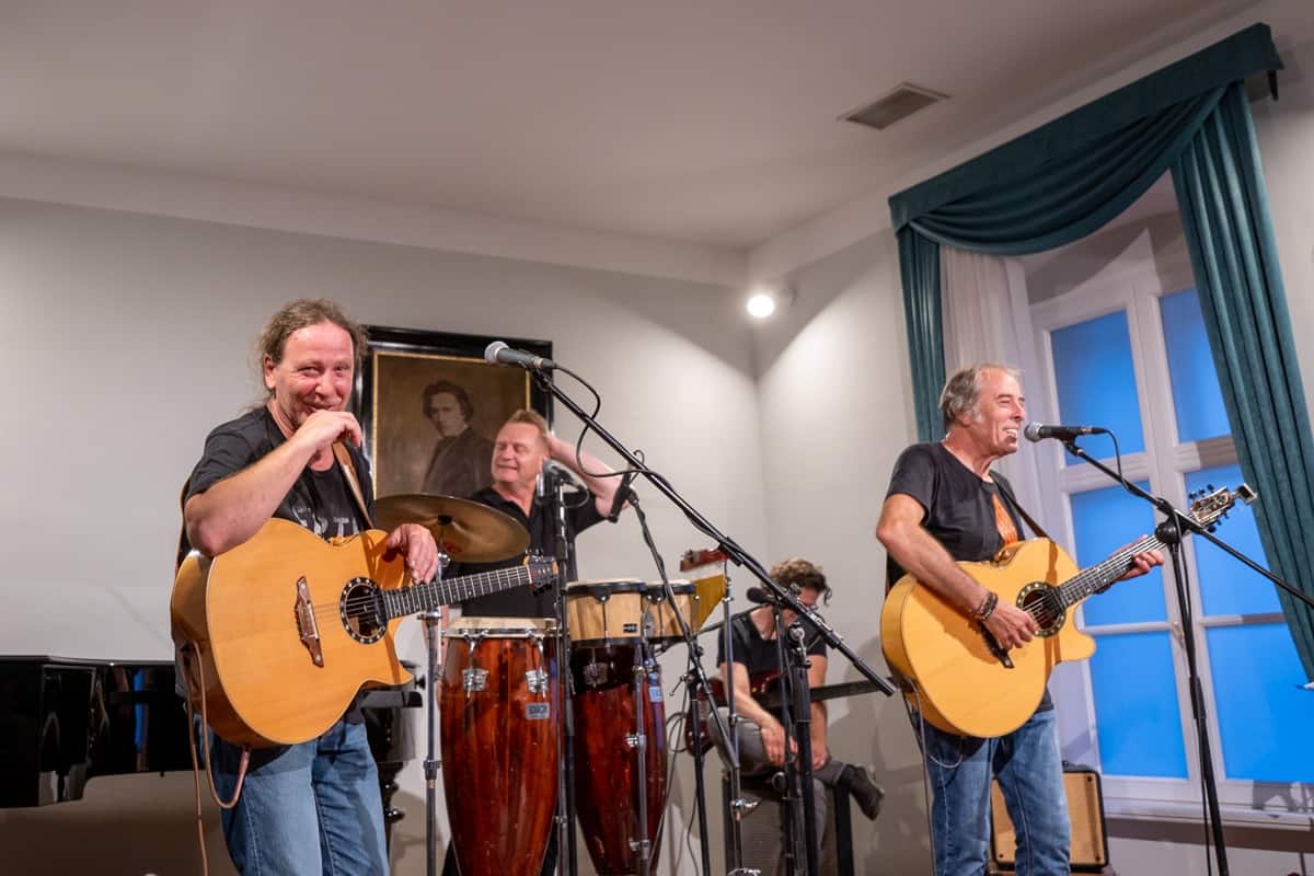 V okviru Wolfovega poletnega festivala smo bili priča koncertu zasedbe Ilex