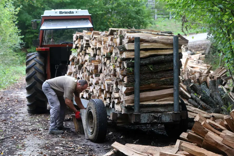 V Žerjavu se je pri delu poškodoval občan